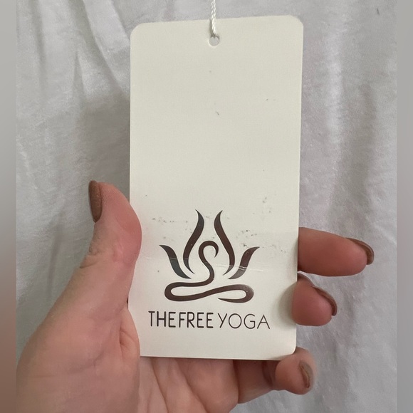 The free yoga tank - Picture 3 of 4